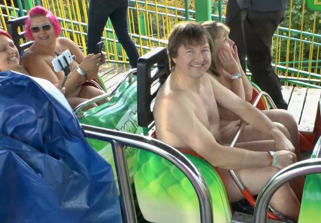 nudiste grand huit parc attraction
